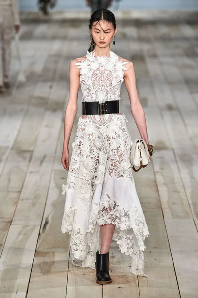 Look 8